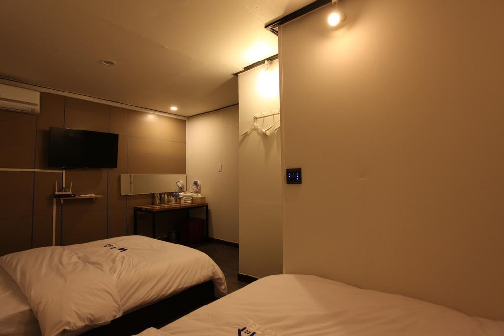 W Mini Hotel Dongdaemoon Сеул Экстерьер фото